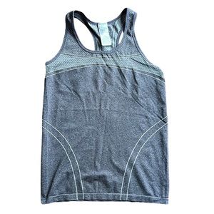 Gap Fit Active Tank Size M